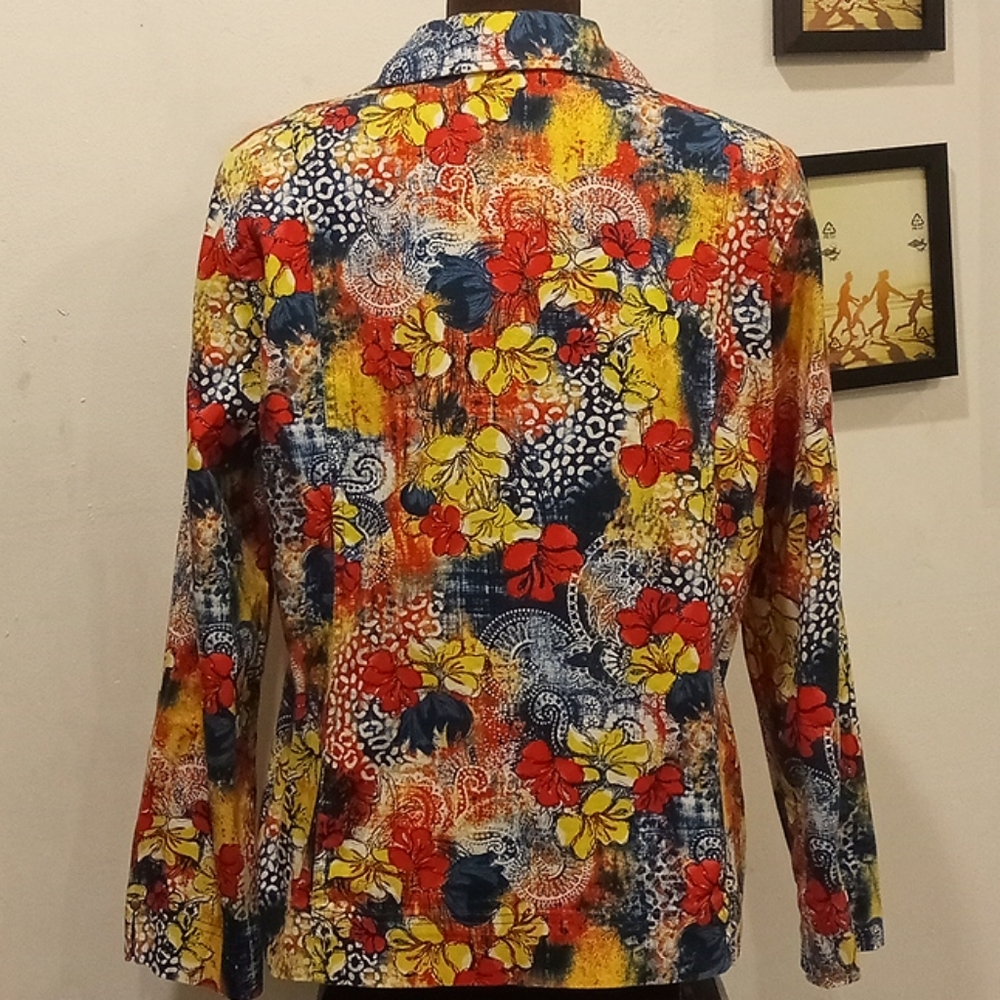 Woman's Jacket (LL) - Picture 3 of 4